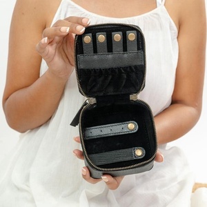 Nuevo estuche de joyería de cuero con herramientas occidentales, Soporte seguro para joyería de cuero genuino metálico, joyero de mujer de calidad superior - Product Image 5