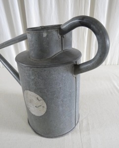 Conteneur d'arrosage extérieur en métal galvanisé, idéal pour arroser les plantes dans les jardins publics, parcs et paysages, provenant d'Inde - Product Image 2