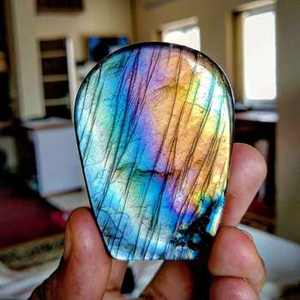 Pierre de Labradorite Bleue Scintillante de Haute Qualité, Forme Libre, Cristal de Guérison Irrégulier, Idéale pour Cadeau, Vente en Gros - Product Image 5