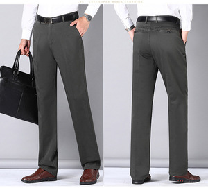 Pantalones deportivos plisados de golf para hombre en gris carbón con tela elástica en cuatro direcciones que absorbe el sudor, ideales para pickleball, pádel, tenis y entrenamiento. - Product Image 3