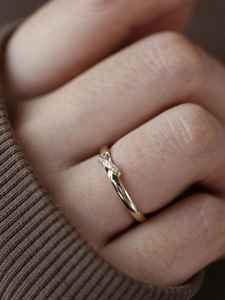 Anillo Fino Minimalista y Delicado de Plata de Ley 925 con Zirconia Creada en Laboratorio y Engaste de Bisel, para Pareja Cristiana, Joyas Kanta Gems - Product Image 5