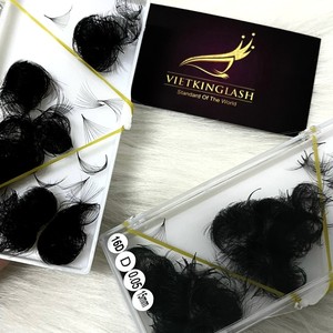 ขนตาปลอมแบบกลุ่ม ทำมือจากเส้นใยสังเคราะห์ คุณภาพสูง 10D/14D/16D/20D ให้ลุคธรรมชาติ สีดำด้าน ฐานแหลม บรรจุในกล่องรักษ์โลก - Product Image 1
