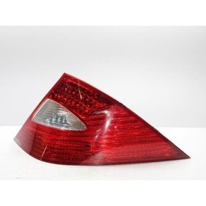 Luz Trasera Derecha Usada CLS A2198200264 - Product Image 3