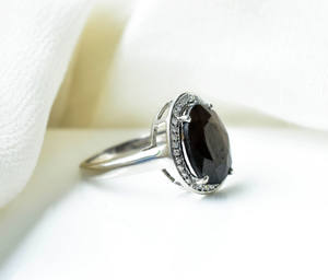 Anillo Halo de Zafiro Natural Corte Ovalado Celestial Shadow en Plata de Ley 925 - Product Image 4