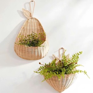 Panier mural suspendu en rotin artisanal en forme de feuille, sélectionné parmi les meilleurs, pour la décoration de la maison, des hôtels, des jardins et des cafés. - Product Image 4