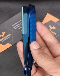 มีดโกนหนวดคุณภาพสูง Saaqaans Enterprises รุ่น SQ-0071 ใบมีดสีน้ำเงิน ด้ามจับสีน้ำเงิน ทำจากสแตนเลส น้ำหนักเบา ใช้งานง่าย - Product Image 2