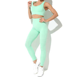Conjunto Deportivo para Mujer de Alta Calidad Hecho en Pakistán, Bra Deportivo y Leggings con Diseño Moderno, Conjunto de Yoga para Mujer - Product Image 4