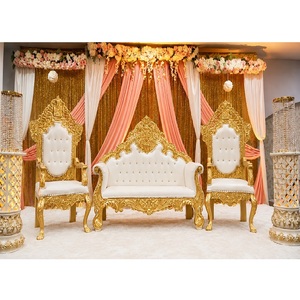 Sofás Elegantes para Bodas, Muebles Decorativos de Lujo, Juego de Sofás Dorados para Bodas, Tapicería Blanca, Muebles Decorativos para Escenarios - Product Image 1