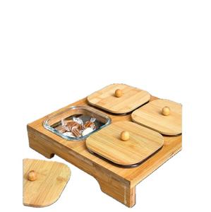 Plateau en bois avec poignée Plateaux de service divisés en bois carrés 4 compartiments Organisateur de stockage de bonbons en noyer - Product Image 1