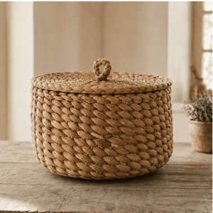 Cesta de Almacenamiento Tejida KOTTRAVAI con Tapa, Organizador Redondo de Bambú Natural para Baño, Decoración del Hogar, Estilo Wabi Sabi, Tamil Nadu - Product Image 3
