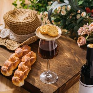 ฝาปิดแก้วกระดาษ 16 ชิ้น ป้องกันฝุ่นและหกเลอะเทอะ สะดวกสำหรับเครื่องดื่ม - Product Image 1