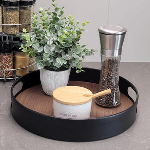 Plateau de petit-déjeuner rond en bois fait main avec motif floral, design moderne pour le service du café du matin, du thé et des collations au chevet - Product Image 4