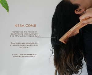 Peine de madera de bambú de diente ancho ecológico de alta calidad, herramienta de masaje de cuero cabelludo hecha a mano Natural para cabello rizado, Etiqueta Privada, uso doméstico - Product Image 3