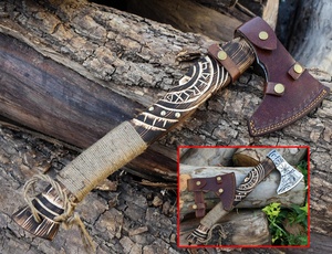 Axe Viking artisanal A&M ENTERPRISES avec tête en acier gravée de runes Vegvisir, manche en bois sculpté et poignée enveloppée de jute - Product Image 6