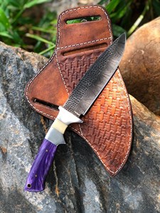 Cuchillo de Acero de Damasco Hecho a Mano y Personalizado con Funda de Cuero Genuino, Cuchillo de Hoja Fija para Caza, Camping y Actividades al Aire Libre con Grabado Personalizado - Product Image 6