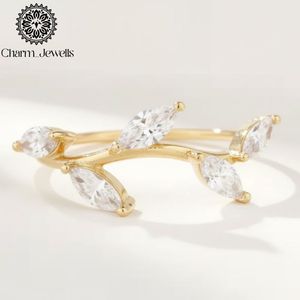 Bague de fiançailles pour femme Charm_Jewells en moissanite plaquée or 18 carats, taille coussin, motif végétal, style classique, sertissage à griffes, IGI - Product Image 3