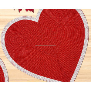 Salvamantel de Cuentas de Corazón Rojo Hecho a Mano, Tapete Redondo de Cuentas de Vidrio para Mesa, Plato Decorativo para San Valentín, Decoración de Mesa con Fondo Blanco - Product Image 5