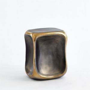 Tabourets en aluminium de haute qualité à vendre, mobilier de qualité supérieure, tabourets en métal, sièges finition dorée, ottomanes en laiton - Product Image 6