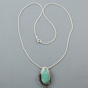 Collier pendentif en argent sterling 925 fait main avec chrysoprase naturelle et onyx noir, bijoux de mariage, distributeur en gros - Product Image 2