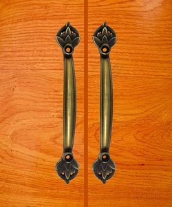 Manijas Tradicionales de Latón para Gabinetes con Extremos Florales para Puertas de Almacenamiento y Armarios - Product Image 3