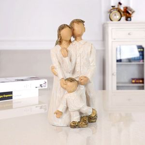 Scultura Creativa in Resina per Famiglia, Decorazione Originale per Casa, Statua per Tre Membri di Famiglia Amante - Product Image 4