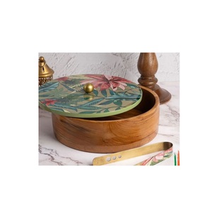 Pot à roti décoratif en bois, support artistique pour pain indien, fait main en bois naturel, vaisselle de cuisine - Product Image 1