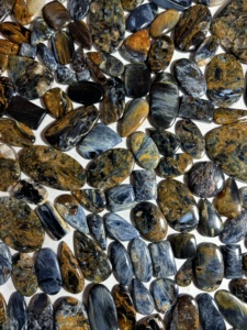 Pietersite Naturelle de Qualité Supérieure, Cabochon Motif Tempête Bleue, Effet Multi-Feu, Pierre Précieuse en Vrac pour la Fabrication de Bijoux (Vente en Gros) - Product Image 3