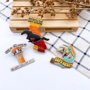 Insignes en métal avec logo personnalisé en Chine Épinglette en émail dur doux, Marktex - Product Image 3