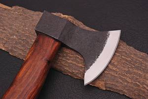 Hache de camping forgée à la main en acier au carbone, hache barbue avec manche en bois, hache de bûcheron viking avec étui en cuir, outil de survie en plein air - Product Image 3