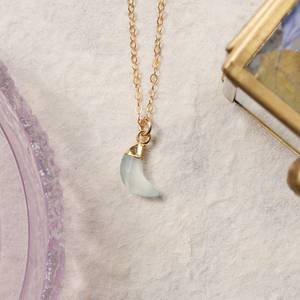 Colgante de Calcedonia Aqua Luna, Cadena de Plata de Ley Delicada, Estilo Vintage, Hecho a Mano, Regalo de Joyería para Dama de Honor, Mamá o Ella - Product Image 2