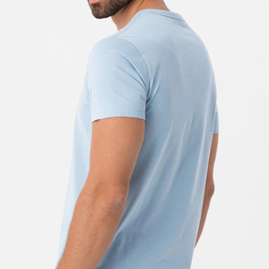 Camiseta de Manga Corta para Hombre, Cuello Redondo, Color Azul Claro, Corte Regular, Informal, de Algodón Jersey, Transpirable, Color Sólido - Product Image 5