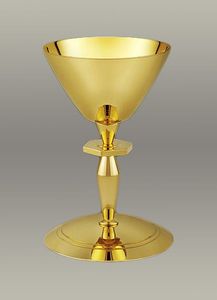 Cáliz y Ciborio de Metal Refinado para Uso en la Comunión del Altar de la Iglesia con Acabado Liso y Estilo Elegante - Product Image 6