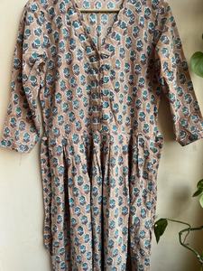 ชุดเดรสพิมพ์ลายด้วยมือ ผ้าฝ้ายอินเดีย เดรสยาว ชุดเดรสผ้าฝ้ายอินเดีย คอวี แขนยาว พิมพ์ลายดอกไม้ ชุดเดรสยาวแม็กซี่สำหรับผู้หญิง - Product Image 5