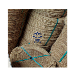 NOUVELLE ARRIVÉE Corde en fibre de coco naturelle de l'usine du Vietnam pour le ligaturage des plantes, le soutien des arbres, l'emballage et les travaux manuels - Product Image 1