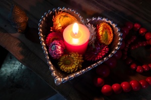 Cuenco moderno en forma de corazón para servir, plato de Metal decorativo navideño de alta demanda, cocina, entrada, hogar, entretenimiento privado en línea - Product Image 3