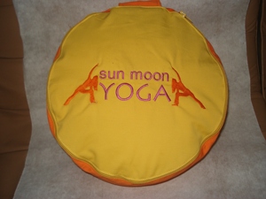 Coussin de yoga, pilates et méditation GULLSTAR YOGA INDUSTRY, orange, rouge, noir, écologique, en polyester, portable, Zafu Bolster Yoga - Product Image 6