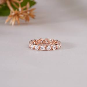 Bague élégante pour femme, cadeau d'anniversaire de mariage, bijoux raffinés, bague à porter au quotidien, bague éternité en or rose avec pierres blanches rondes - Product Image 1