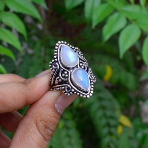 Bague en pierre de lune, argent sterling 925, pierre de lune arc-en-ciel naturelle, bijoux de mariage - Product Image 1