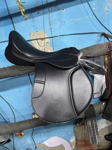 Silla de Montar Inglesa Sintética Personalizada de Alta Calidad con Árbol de Plástico y Diseño de Costura Lisa para Equitación - Product Image 3