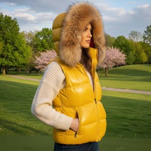 เสื้อกั๊กหนังแท้บุขนสัตว์สำหรับผู้หญิง มีฮู้ด ขนฟ็อกซ์ เสื้อกั๊กหนังสำหรับผู้หญิง เสื้อกั๊กสไตล์ไบค์เกอร์สำหรับสาวๆ เสื้อกั๊กบอมเบอร์บุขนสัตว์ - Product Image 5