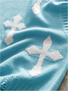 Haut court tricoté sans manches bleu clair avec imprimé croix blanche, col à volants, pull décontracté unisexe, style oversize printemps - Product Image 4