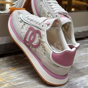 Chaussures décontractées de luxe à semelle plate pour femme, style marche, avec détails de découpe en dentelle exclusifs aux designers - Product Image 3