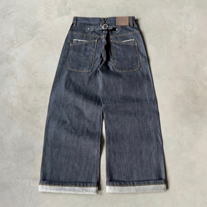 Pantalones de mezclilla vintage para hombre con efecto lavado y detalles de cuero, corte ajustado casual - Product Image 2