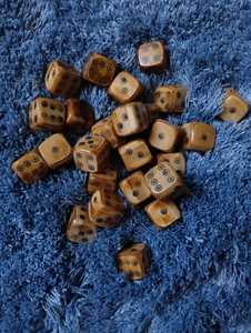 Dés de jeu artisanaux en os, dés longs pour jeux de société à prix de gros - Product Image 4