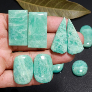 Pares de Amazonita Verde Ruborizada Pulida y Lisa |   Suministros para la Fabricación de Pendientes con Piedras Preciosas Naturales |   Joyería de 100 gramos compatible con medidas de 20-40 mm - Product Image 1