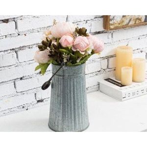 Vase en fer galvanisé vintage, seau à fleurs rustique en métal, centre de table style ferme, décoration intérieure, pot de fleurs style campagne française - Product Image 1