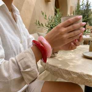 Bracelets en résine irrégulière rose et rouge, bijoux artistiques à la mode - Product Image 5