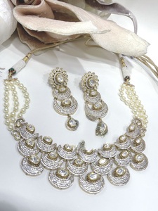 Impresionante Conjunto de Collar y Pendientes de Moissanita Chapados en Oro para Mujer, Regalo Tradicional para Boda, Aniversario o Compromiso - Product Image 2