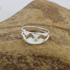 New Round Peridot Faceted Gemstone Geometric Fine Ring 925 Sterling Silver Bezel Setting Minimalist Design Unisex Everyday Wear - Product Image 4
