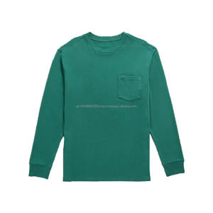 T-shirt moderne à manches longues avec poche, conçu avec un tissu respirant et un design fonctionnel épuré, idéal pour une tenue décontractée toute la journée - Product Image 1